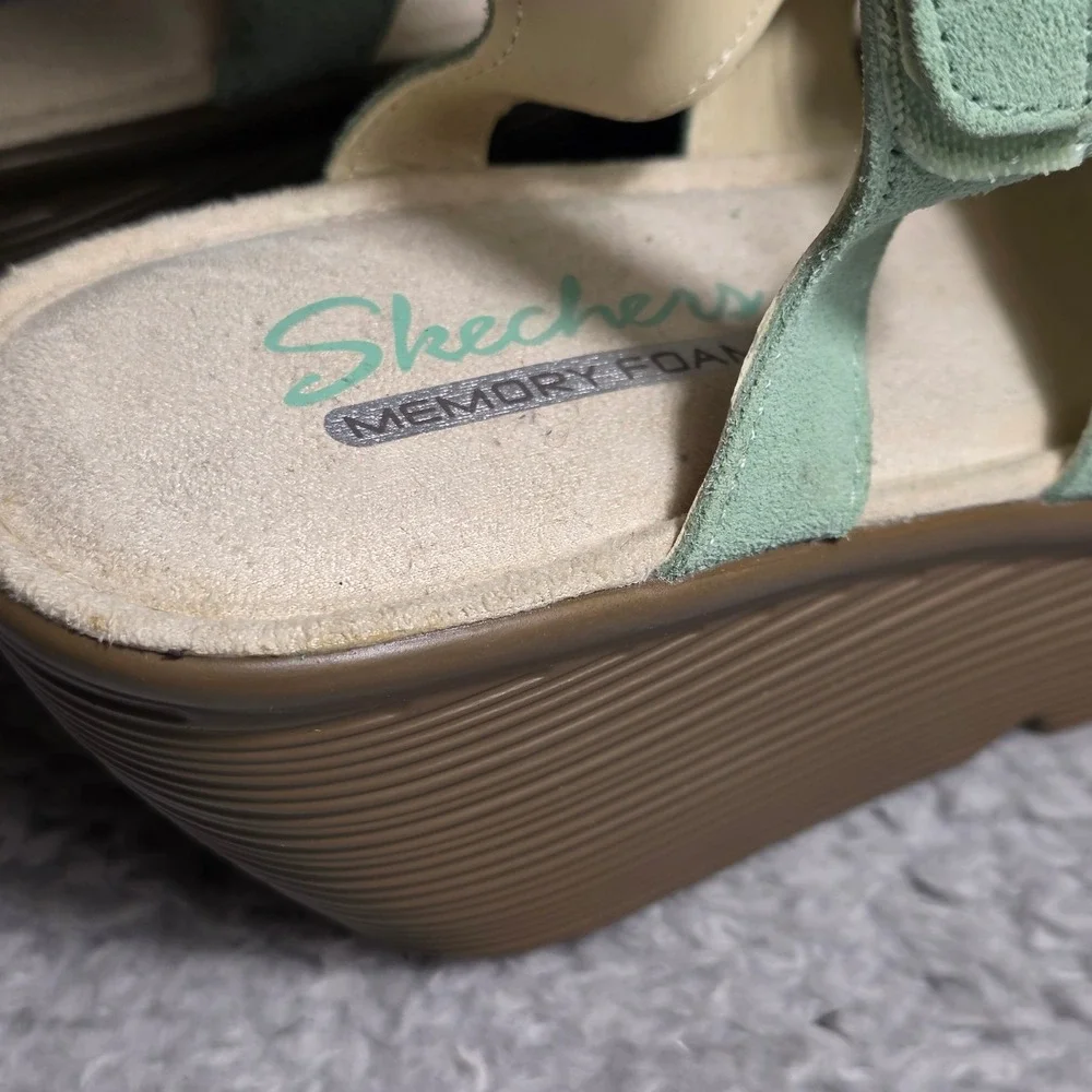 Skechers Wedge Sandals Mint Green Leather‎ Memory Foam Women 9.5 NEW